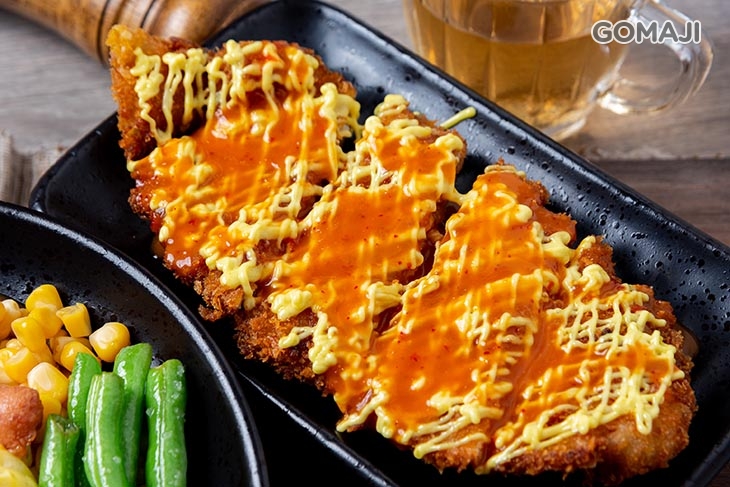 香酥魚排飯 泰式酸辣＋雙醬奶油咖哩＋歐姆蛋