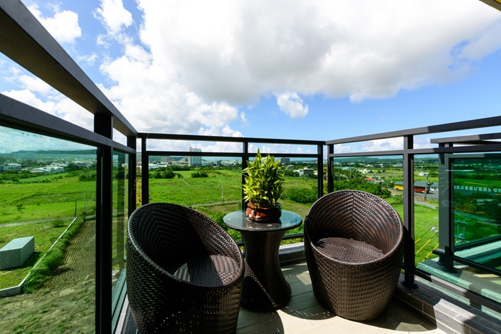 山景陽台雙人房(一大床)