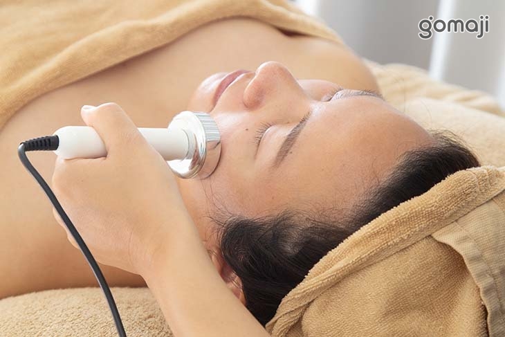 給皮膚軟黃金超聲波導入