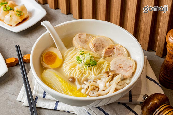 粵式老火雞湯麵