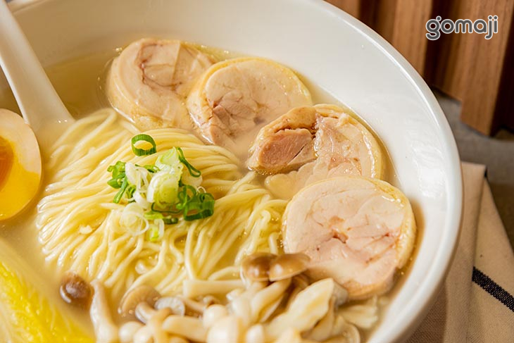 粵式老火雞湯麵