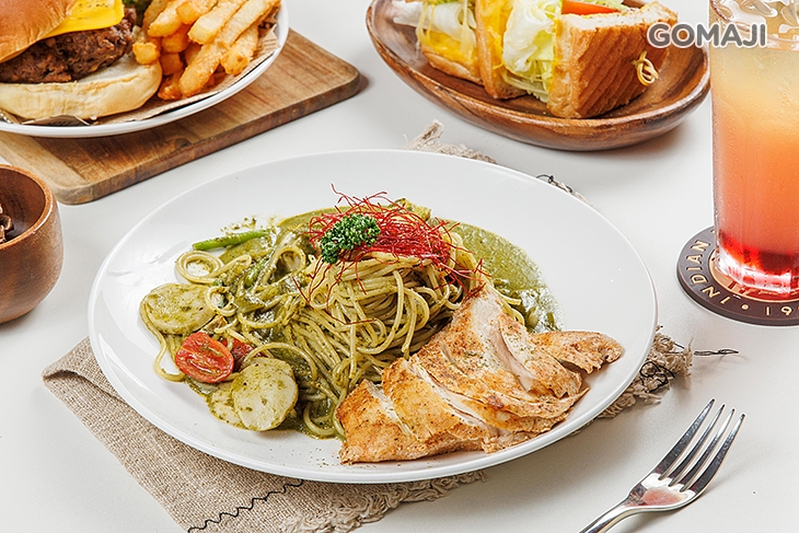 青醬香草雞肉麵