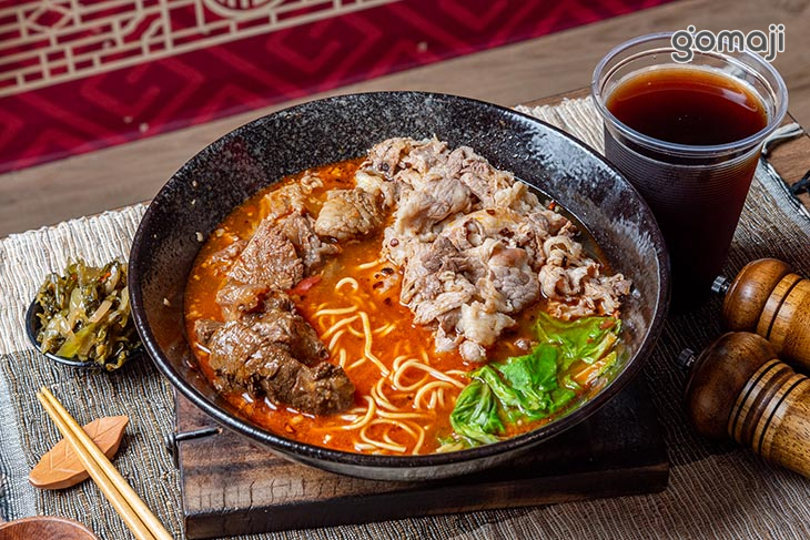 老饕吃的(2種肉的口感一 次享受)-肉部位不同