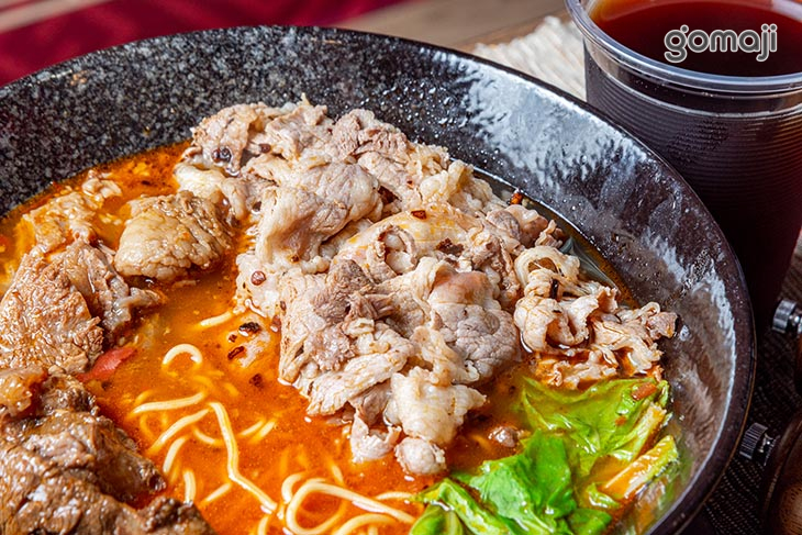 老饕吃的(2種肉的口感一 次享受)-肉部位不同