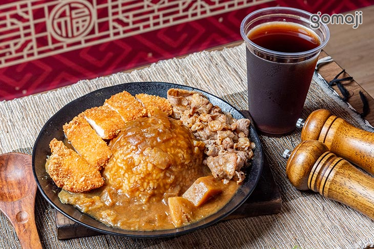 隱藏版1.雙主餐咖哩飯(微辣)