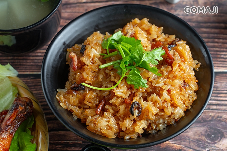 雞腿油飯