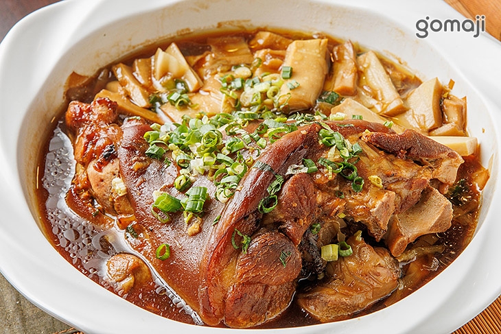 鴻運豬腳煨筍絲