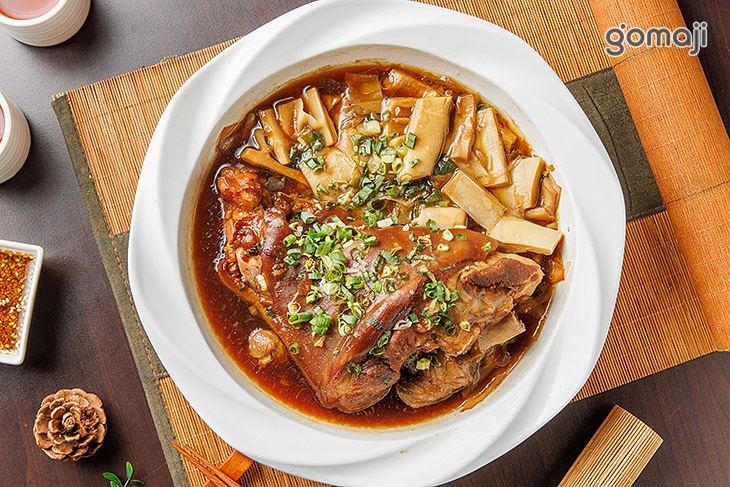 鴻運豬腳煨筍絲