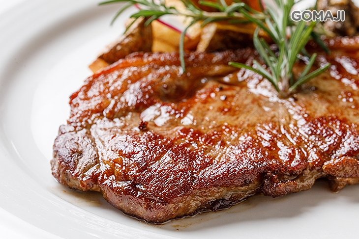 美國牛排配黑松露醬