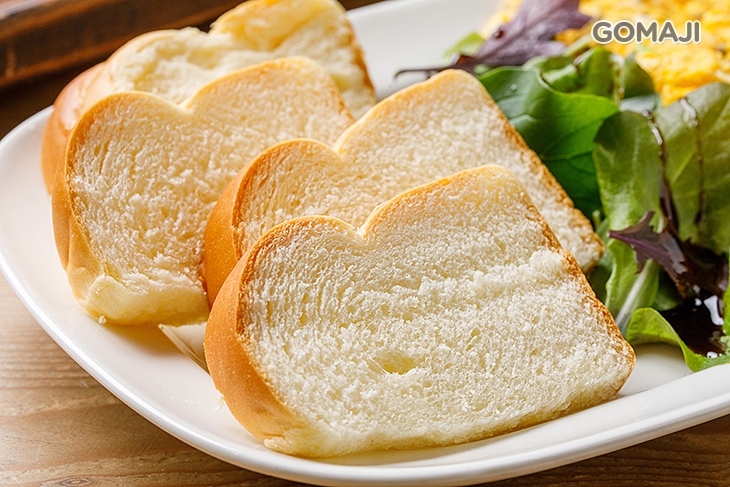 黑松露炒蛋配私房麵包