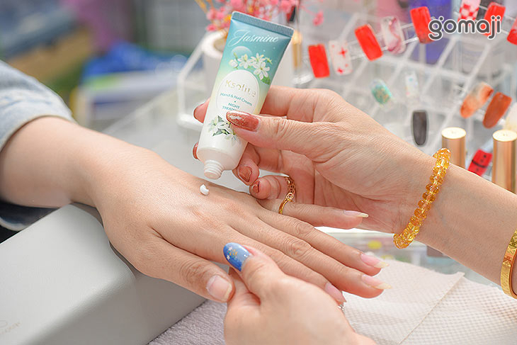 柔嫩乳液滋養按摩(至手腕)