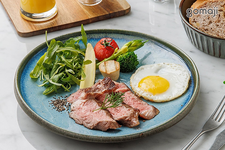 熟成15天肋眼牛肉早午餐