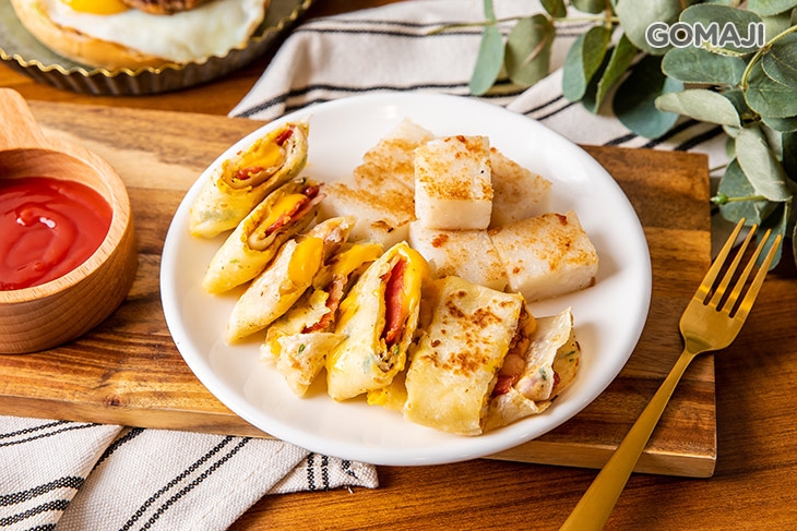  1號餐(蛋餅+1片蘿蔔糕)+20元培根跟起司