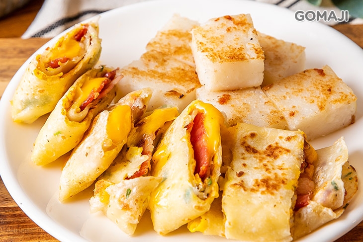  1號餐(蛋餅+1片蘿蔔糕)+20元培根跟起司