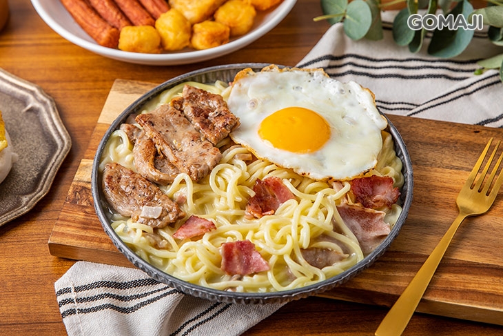 白醬培根鐵板麵+蛋+豬排