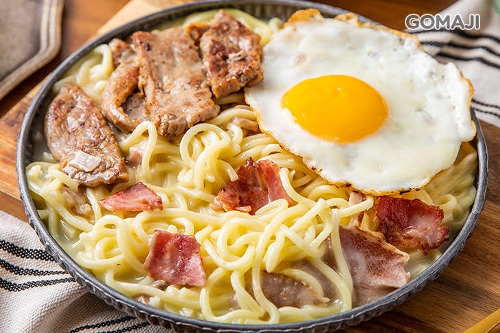 白醬培根鐵板麵+蛋+豬排