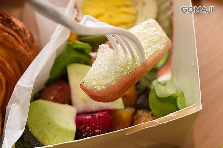 外帶可頌牛肉餐一份