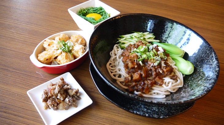 炸醬麵拌鮮蝦涼粉抄手