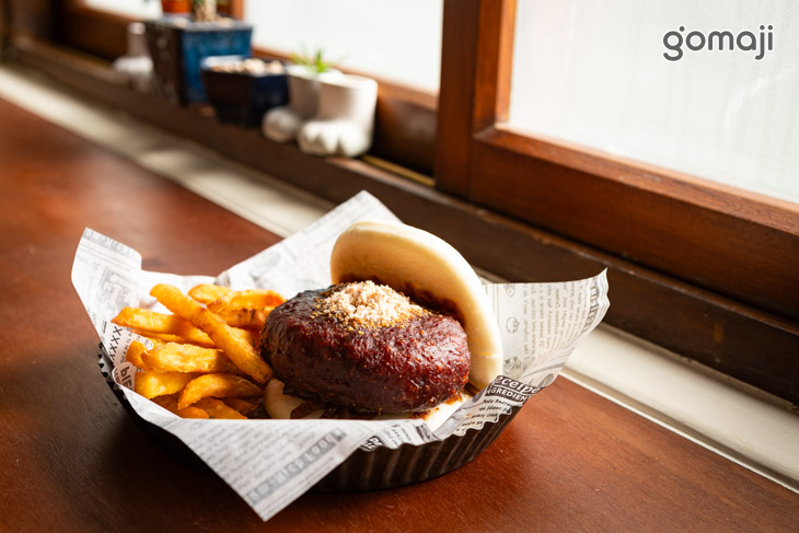 豬肉可樂餅漢堡+地瓜薯套餐