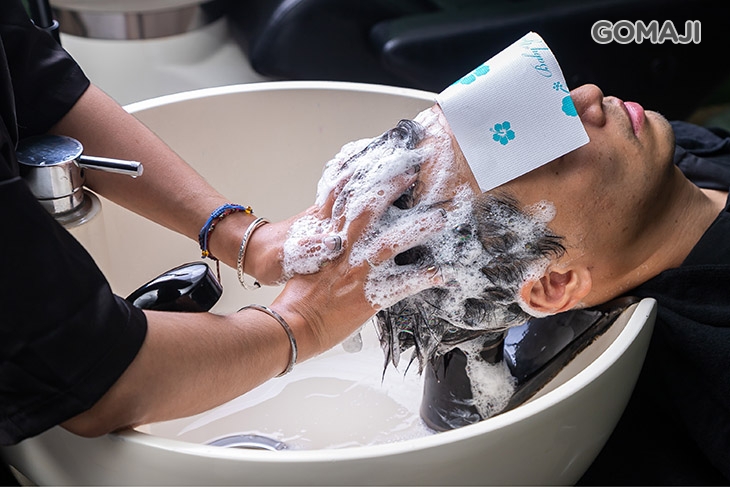 施華蔻深層淨化洗髮(同時進行頭皮舒壓按摩)  