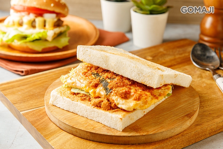 肉鬆花生蛋吐司