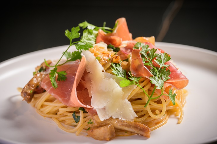 帕瑪火腿佩克里諾起司義大利麵