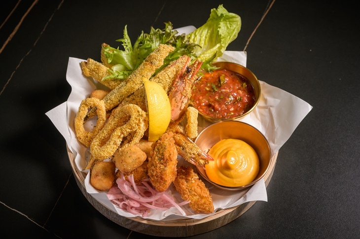 深海炸彈海鮮盤