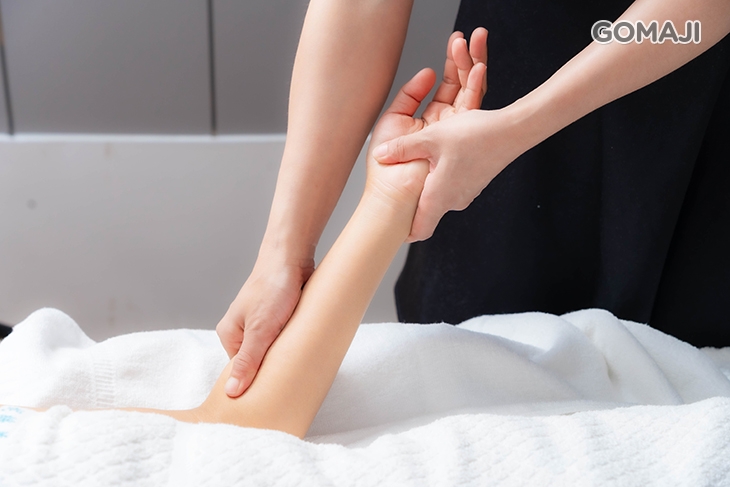 肩頸手部能量按摩 