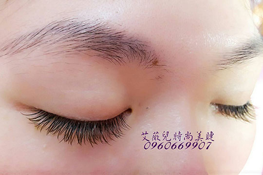 B.6D輕盈自然裸妝300根睫毛嫁接