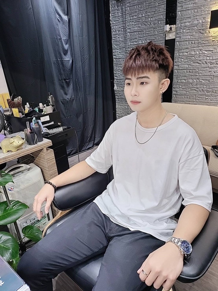 Black Night Hair Salon 深夜髮廊