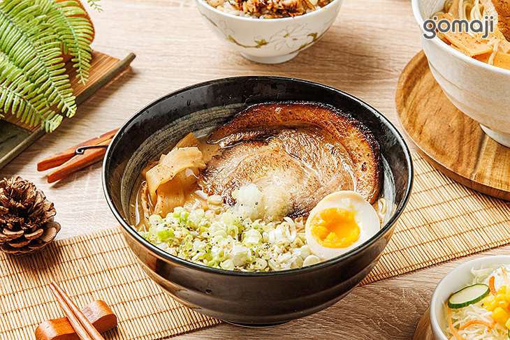 黑蒜油蔥豚骨拉麵