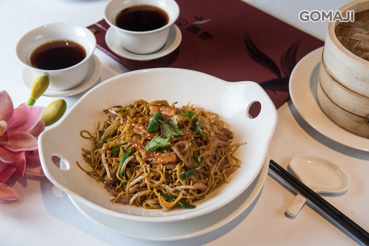 金勾肉絲豉油皇炒麵