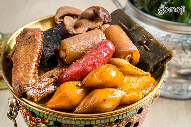 新疆秘汁古滷豬皮、鴨翅、紅酒甜蘋米血、甜不辣、雞胗