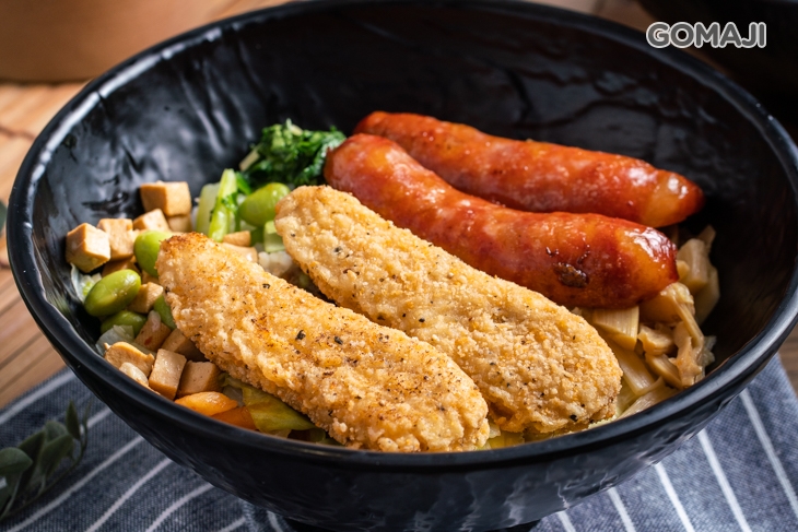 雞柳香腸飯