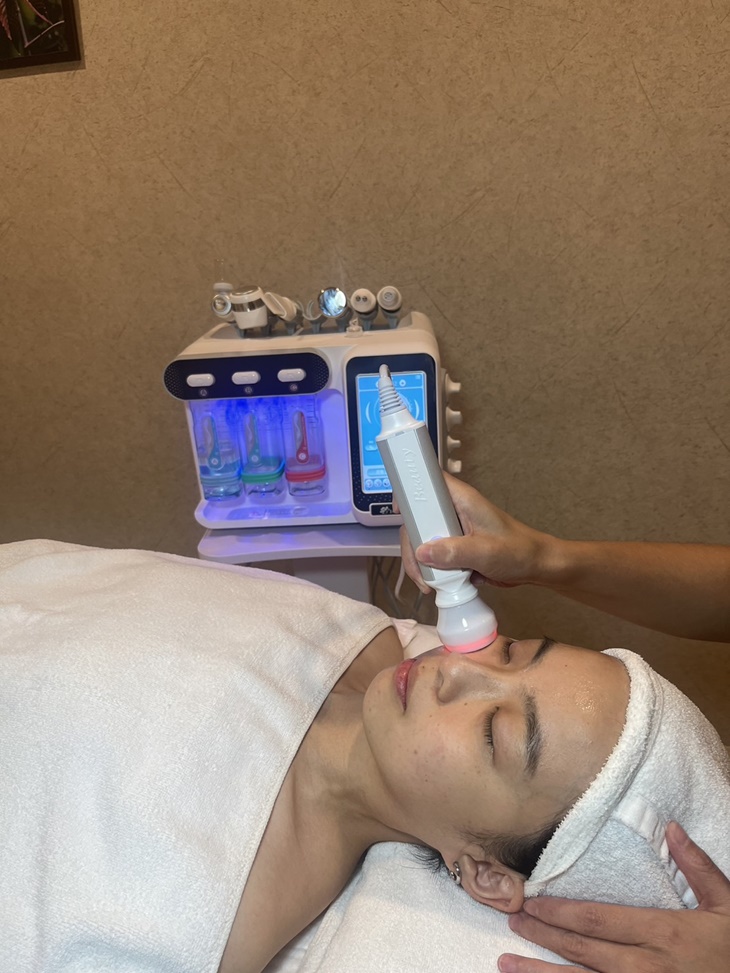 C.水飛梭+手工清粉刺課程毛孔粗大、粉剌救星90分(手技90分)