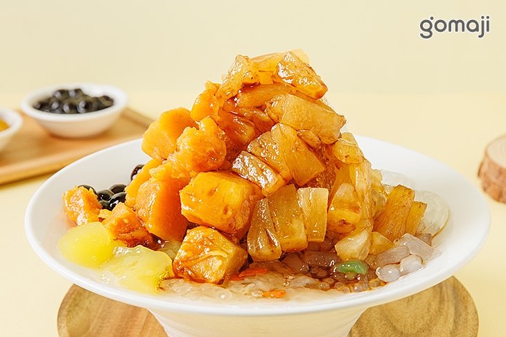 冰戀黑糖漿+固定料c:白木耳+蜜鳳梨+地瓜+粉粿