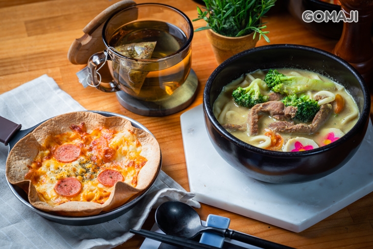 綠咖哩牛肉烏龍麵+經典美式鐵盤披薩+舒壓淨茶