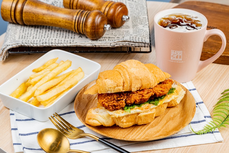 卡啦雞腿可頌蛋套餐