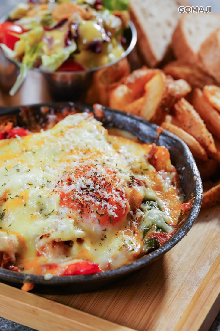 北義焗烤燉豬佐鄉村麵包