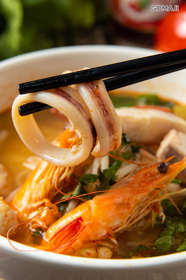 酸辣湯海鮮河粉