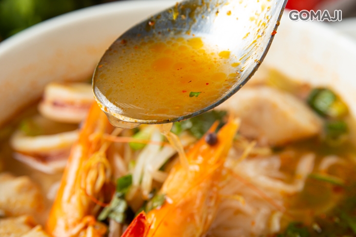 酸辣湯海鮮河粉