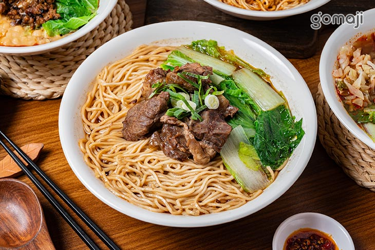 川味紅燒牛肉麵