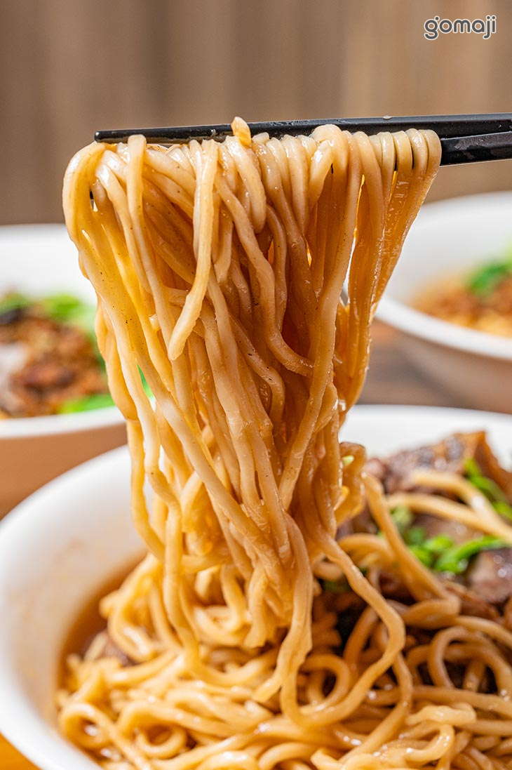 川味紅燒牛肉麵