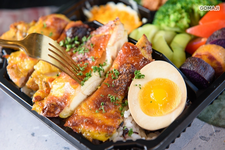 優格咖哩烤雞佐蒔蘿奶醬