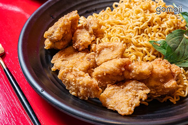 鹹酥雞泡麵