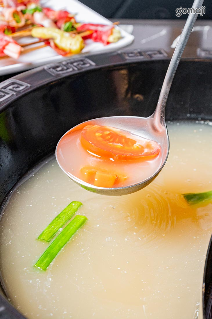 鴛鴦鍋(牛油麻辣湯+豚骨雞湯)