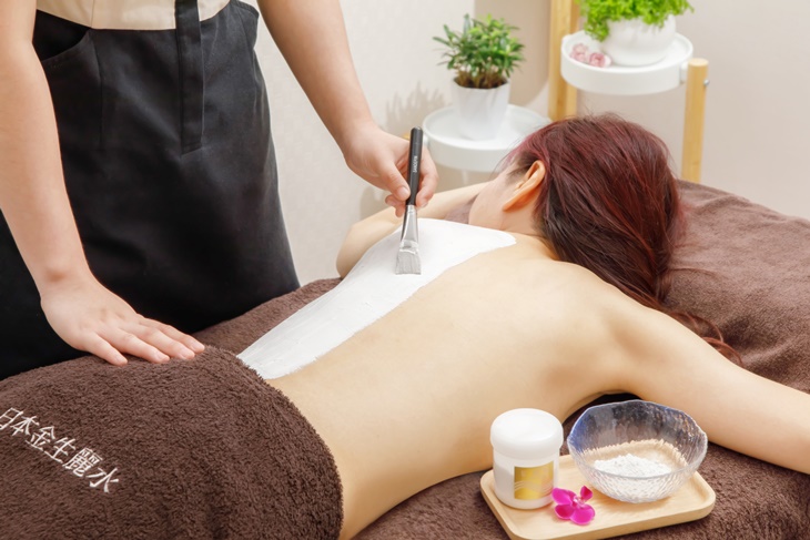 嫩白去角質課程-美背