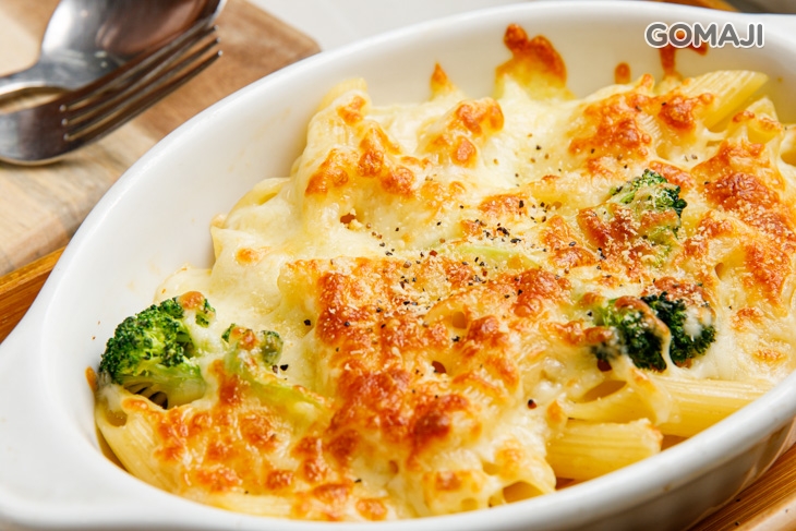 奶油香腸蘑菇焗烤麵