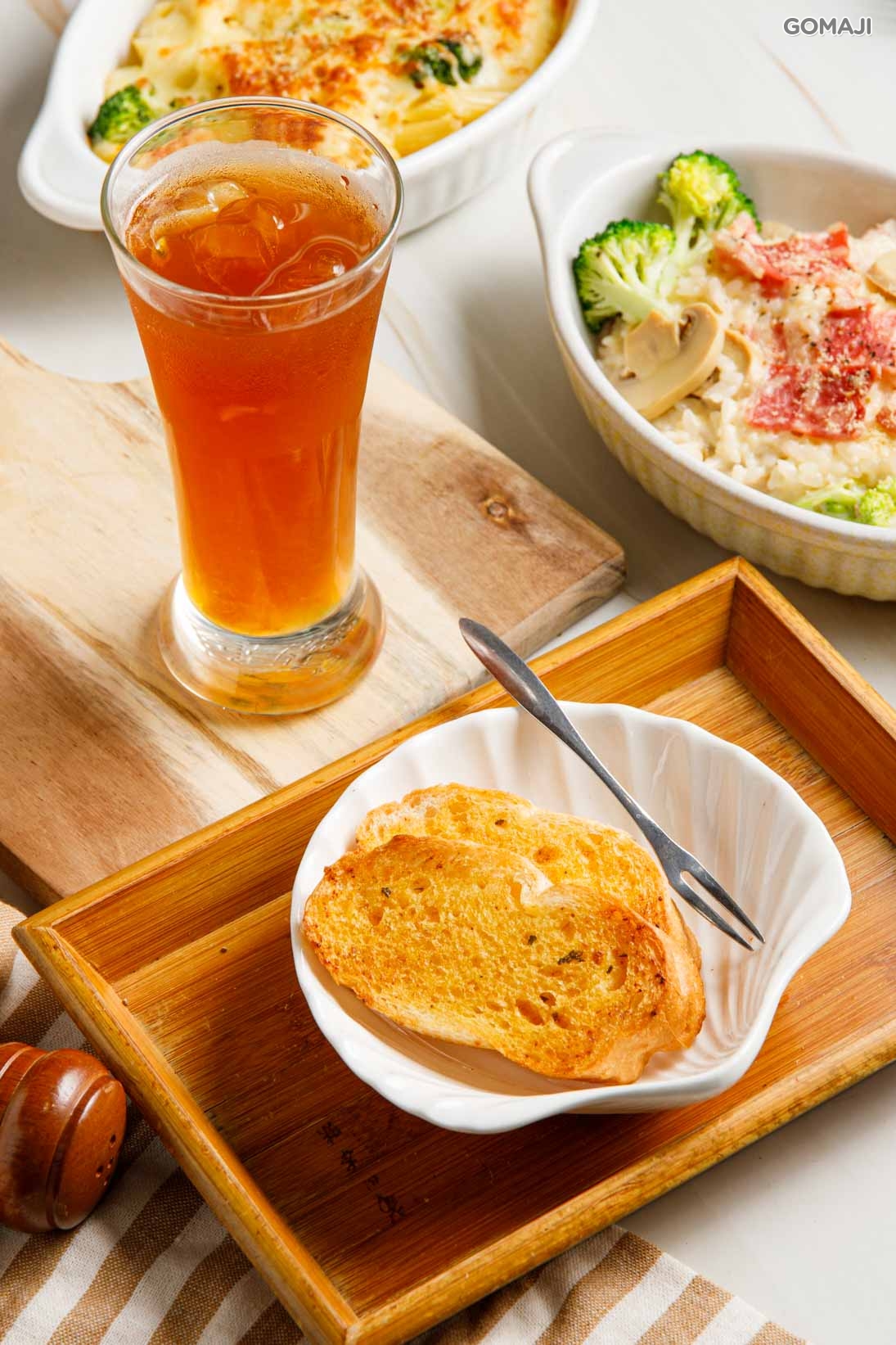 附餐(大蒜麵包+水果茶)