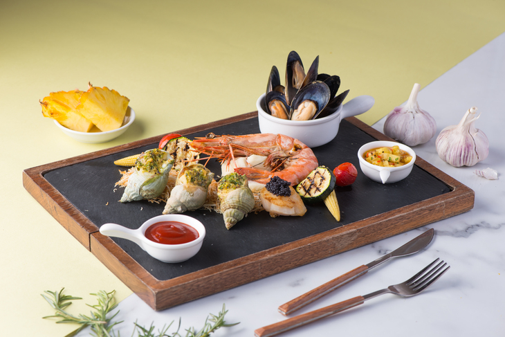 漁夫海鮮集錦附北酸辣醬/鳳梨莎莎醬